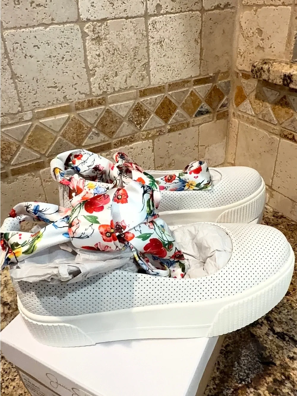 Jessica Simpson White Floral Bow Platform Sneakers for Women NWT
